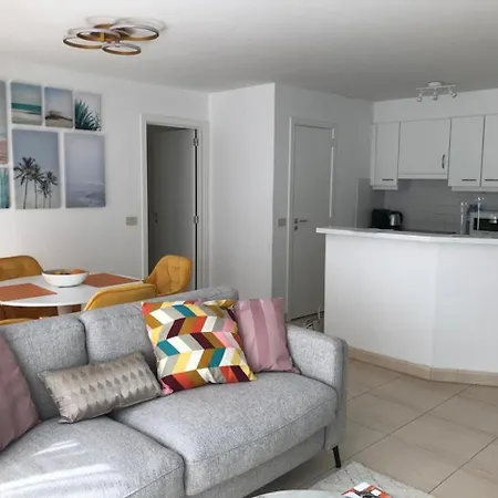 Apartment Urbanstay - Beachfront In
